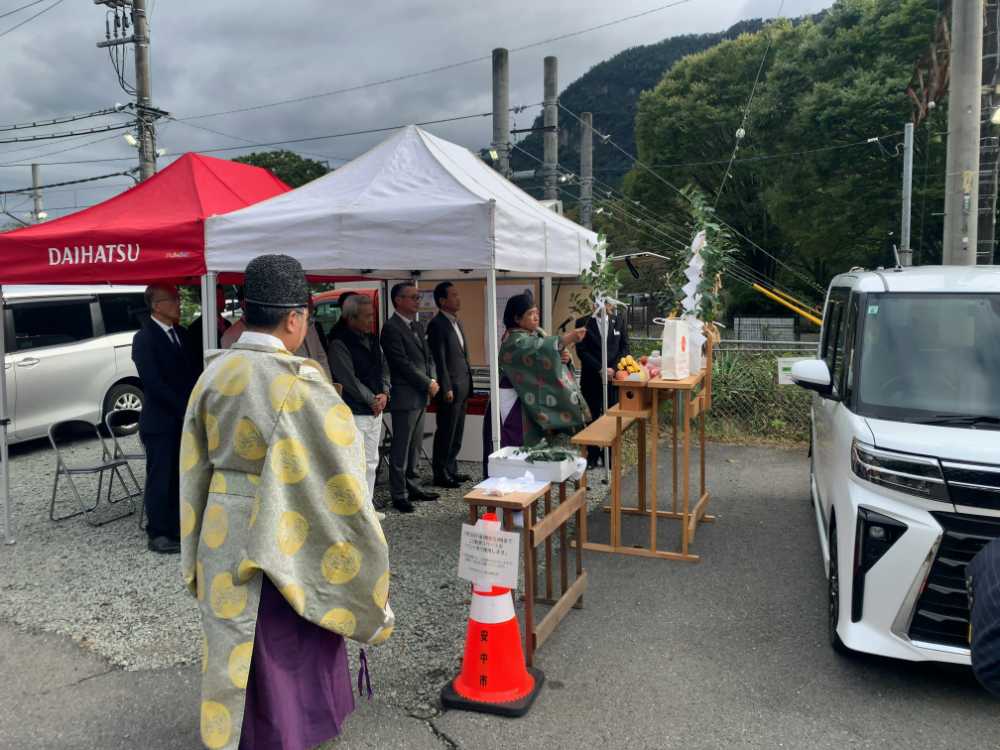 横川駅前　ダイハツステーション　トヨタシェア